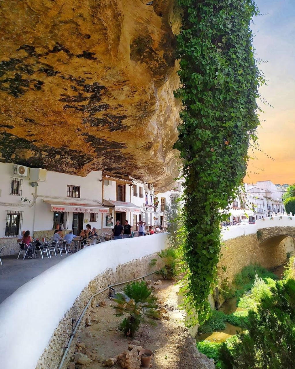 Setenil de las Bodegas